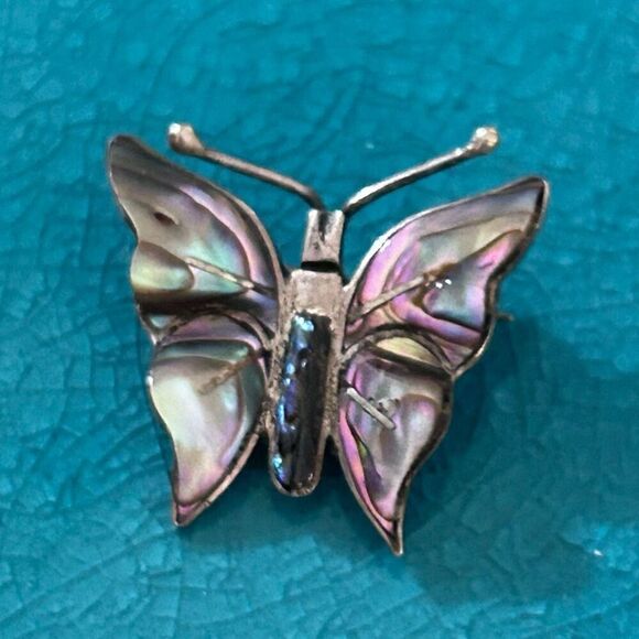 Vintage 925 Sterling Silver Butterfly Brooch Pin Womens Iridescent Abalone Shell - Picture 1 of 5